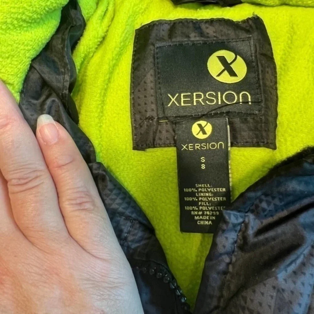 Xersion Puffer Jacket Kids Size 8 Grey Neon Yellow Good Camo Hooded Coat